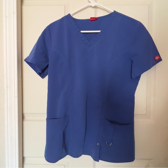 Bundle of 2 scrubs Med Couture and Dickies brand in good used condition. - Picture 4 of 5